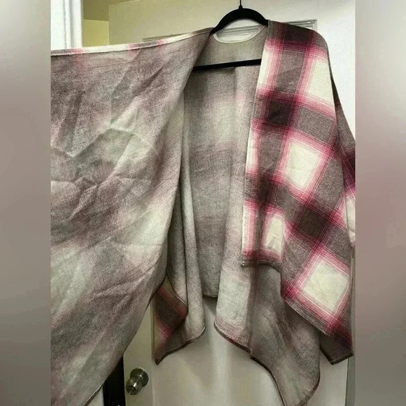 LOFT Plaid Wrap - Picture 4 of 5